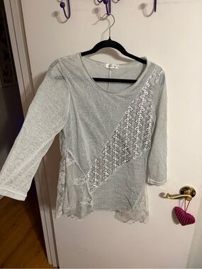 💜 Large Simply Couture Light Gray Lace & Texture Accent Tunic